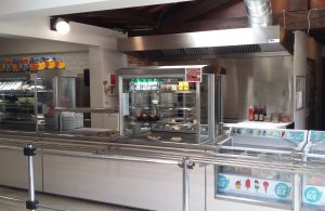 Self au bar. Réserve Africaine de Sigean. Réalisation Fidec, cuisiniste et frigoriste professionnel.