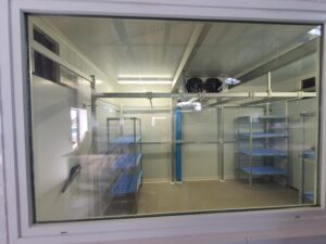 Réalisation d’un laboratoire boucherie en panneaux industriel au magasin Système U de HOMPS